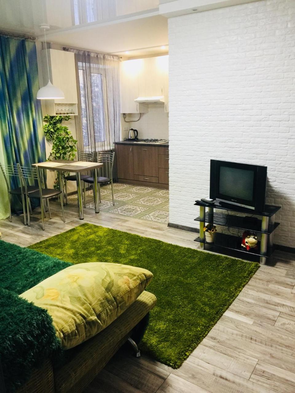 Двухкімнатна Студія Chernihiv Bagian luar foto